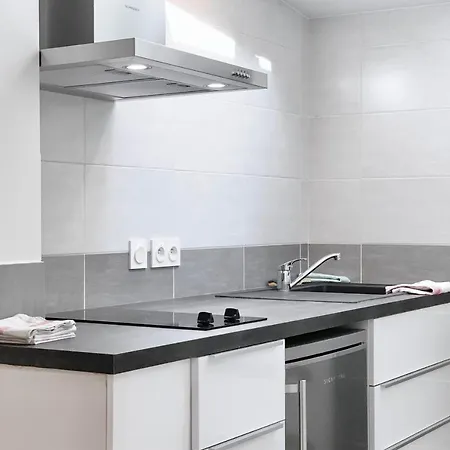 Apartament Nice Renovated T2 In The City Center - Equipped For 2 People - Quiet #Cj
